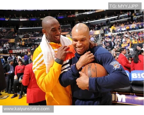 里夫斯开季连续五场得分25创队史第六人新纪录自科比以来首位 里夫斯开季连续五场得分25创队史第六人新纪录自科比以来首位